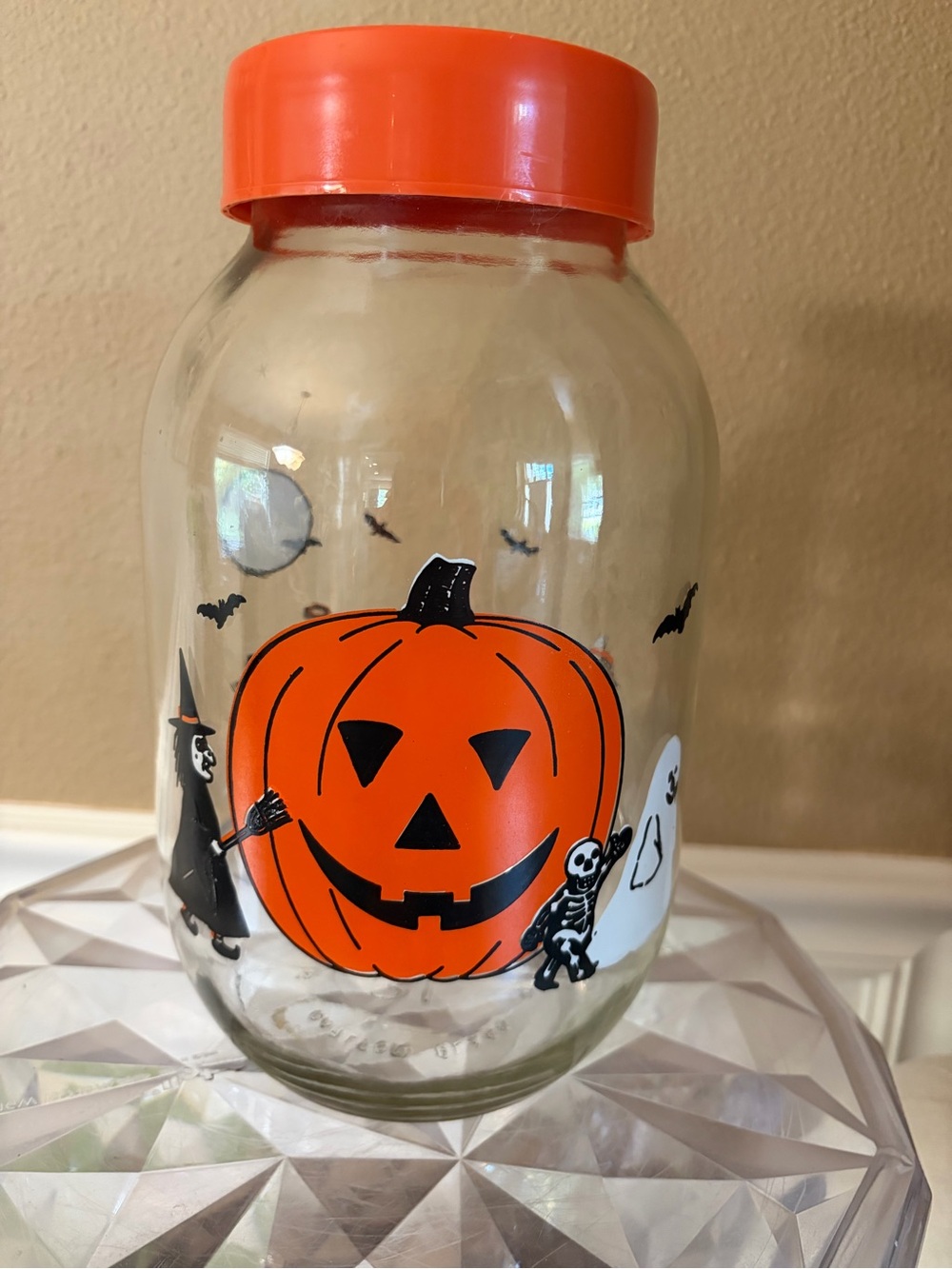 Carlton 3L Halloween Themed Trick or Treaters Big Jar